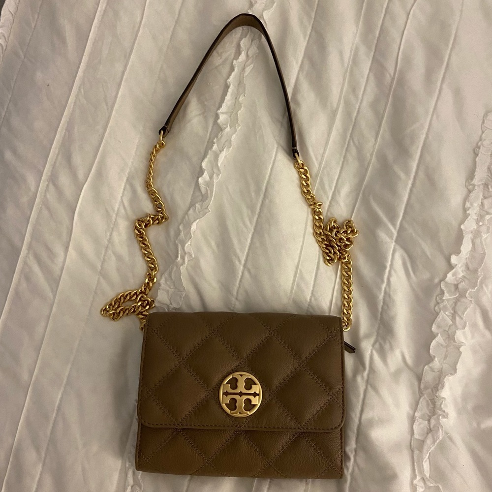 NWT Tory Burch Willa Chain Wallet